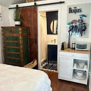  Apartment Adorable 1 Bedroom
